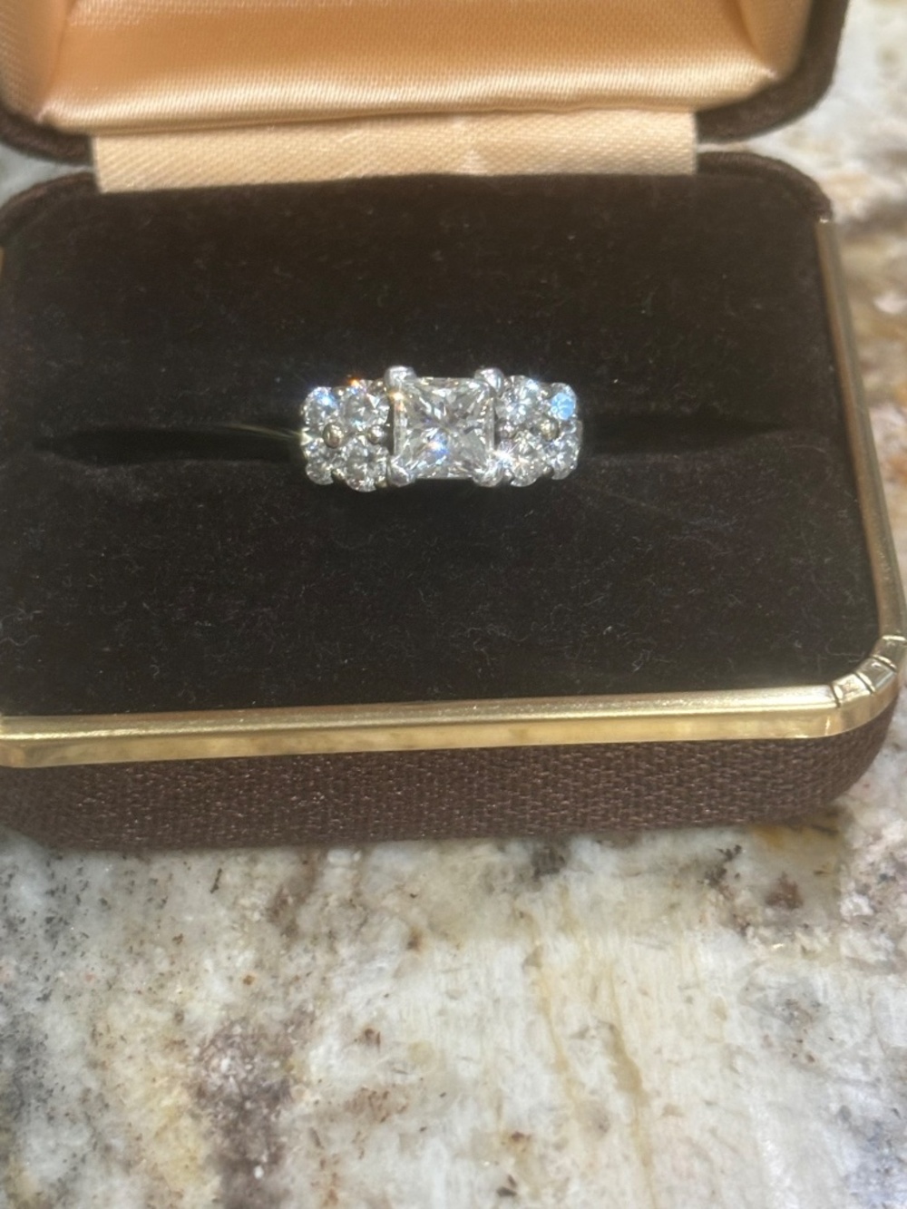 Diamond ring - Picture 4 of 5